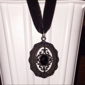 NIB*Black cameo on a velvet adjustable choker